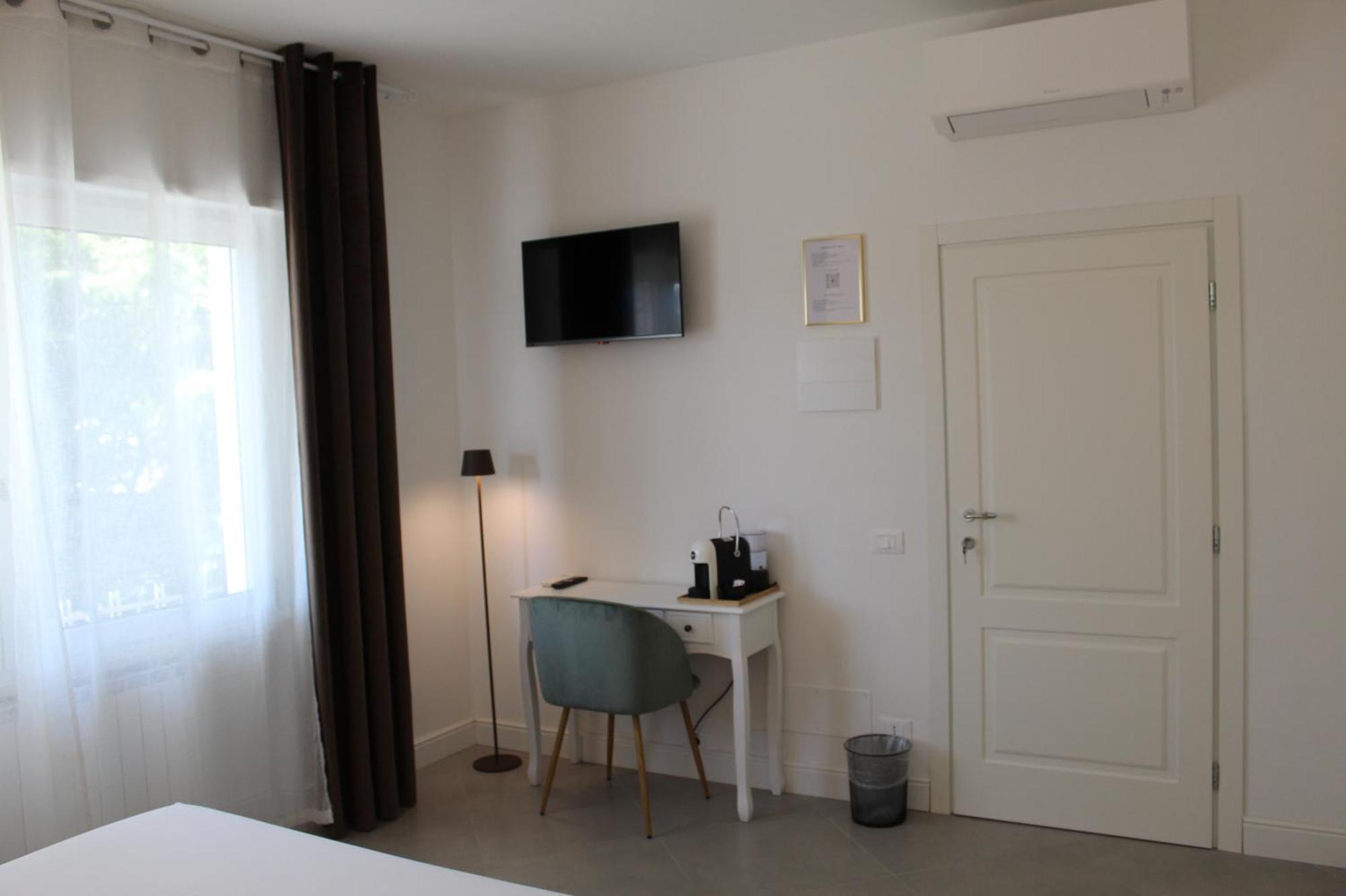 Villa Forte Salvi - Rooms เปสเคียรา เดล การ์ดา ภายนอก รูปภาพ