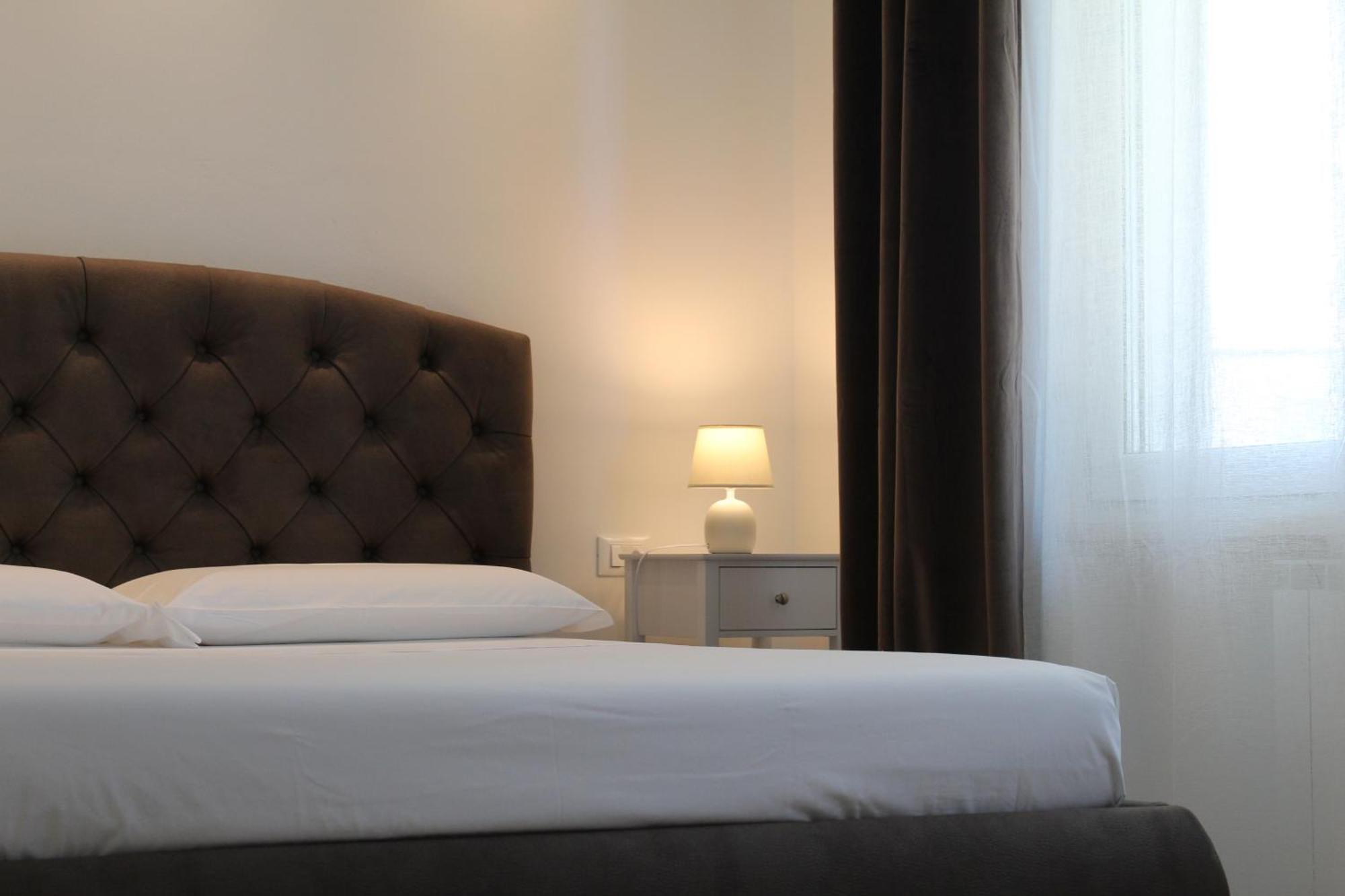 Villa Forte Salvi - Rooms เปสเคียรา เดล การ์ดา ภายนอก รูปภาพ